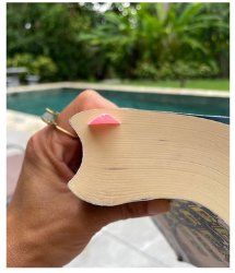 Beim Lesen am Pool